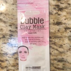 Bubble clay face mask